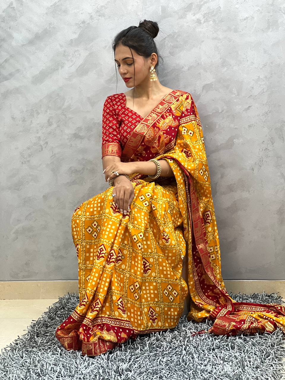 1-Min Ready To Wear Yellow Saree In Beautiful Rich Pallu